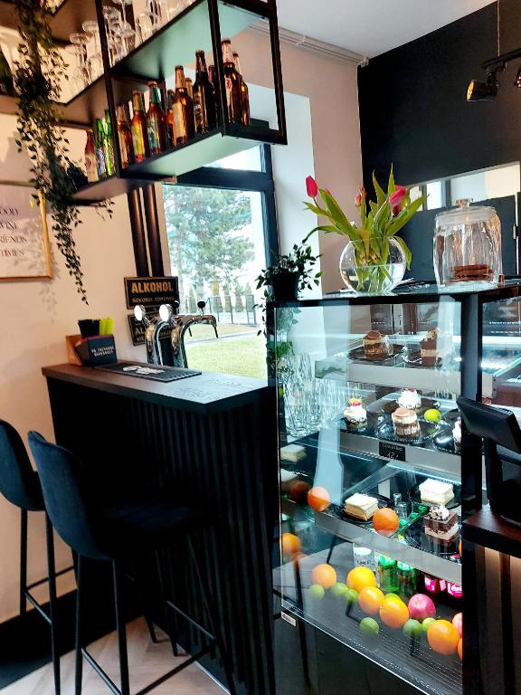 Jedlo v apartmánovom hoteli alebo blízkom okolí