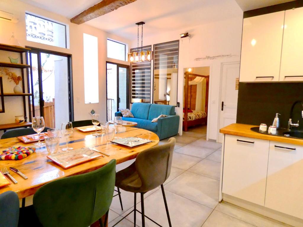 Zdjęcie z galerii obiektu The Ginkgo Collioure : Amazing Private Jacuzzi built in Rock, 20m from the Beach, A/C, WiFi, Patio... w mieście Collioure
