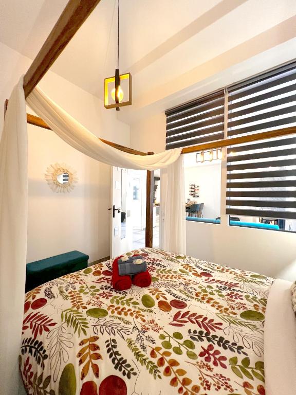 Zdjęcie z galerii obiektu The Ginkgo Collioure : Amazing Private Jacuzzi built in Rock, 20m from the Beach, A/C, WiFi, Patio... w mieście Collioure