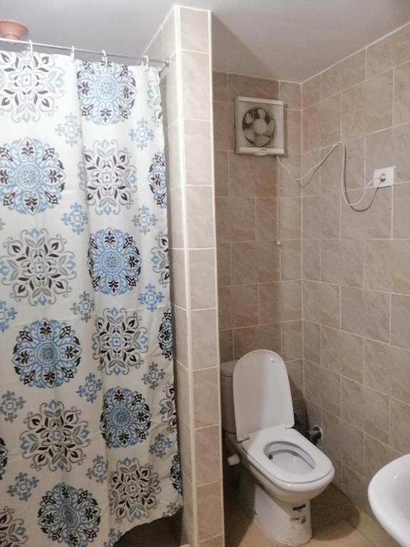 Koupelna v ubytování شالية بقرية بالميرا