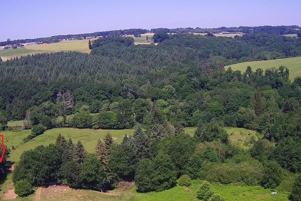 Príroda v okolí luxusného stanu
