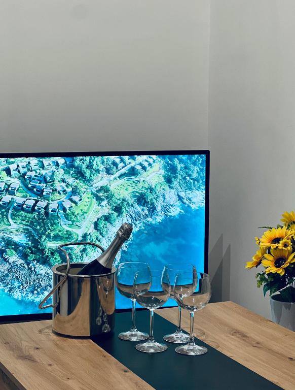 A television and/or entertainment centre at Gabry central apartment Palermo