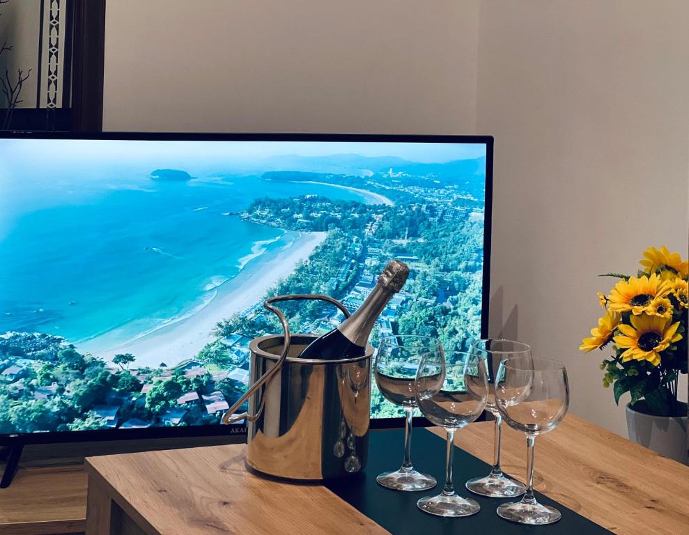 A television and/or entertainment centre at Gabry central apartment Palermo