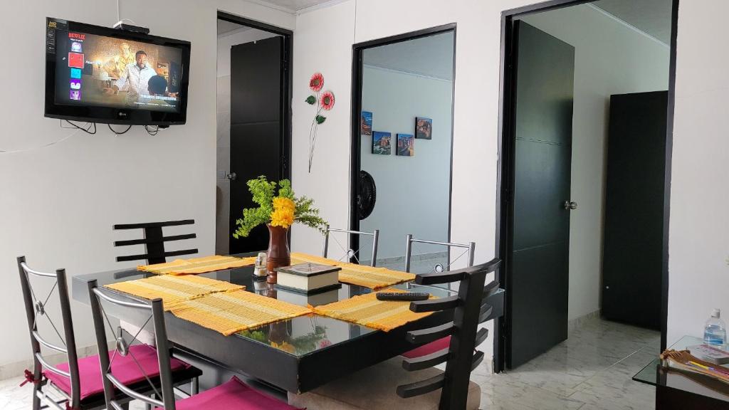 TV a/nebo společenská místnost v ubytování Apartamentos El Caudal, Villavicencio