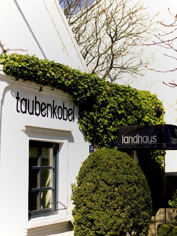 Certifikát, hodnocení, plakát nebo jiný dokument vystavený v ubytování Relais & Châteaux Taubenkobel