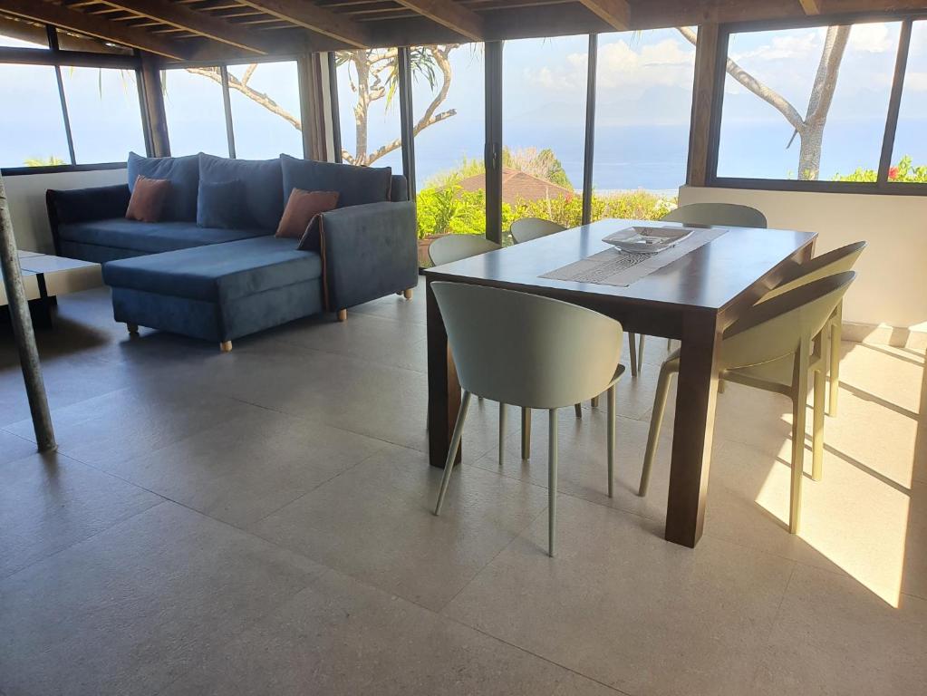Posezení v ubytování Jolie Maison Vue Ocean et Moorea