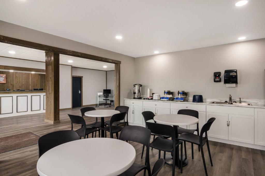 Kuchyň nebo kuchyňský kout v ubytování Econo Lodge Scottsbluff