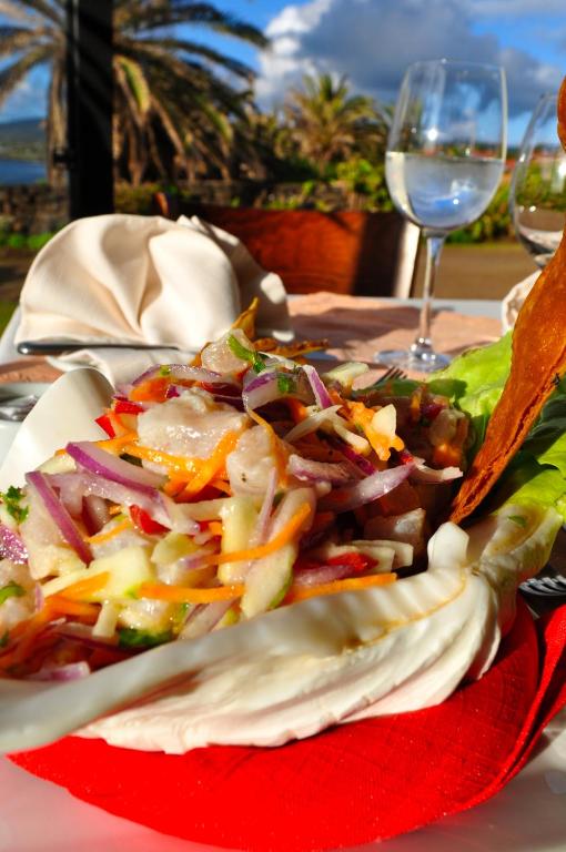 Comida en o cerca de este hotel