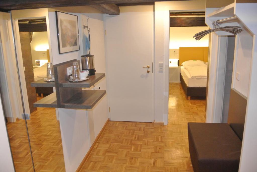 Hotel-Restaurant Goldenes Lamm - 16