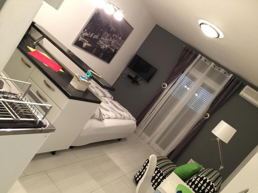 Kuchnia lub aneks kuchenny w obiekcie Studio Apartment Vanda