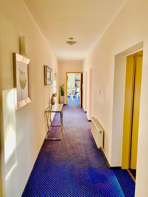 Fotografia z galérie ubytovania LAS SŁUPSKI PREMIUM BUSINESS APARTAMENT NR 7 Wifi Netflix Smart TV50 two bedrooms two extra large double beds up to 6 people full pleasure quality stay v destinácii Słupsk