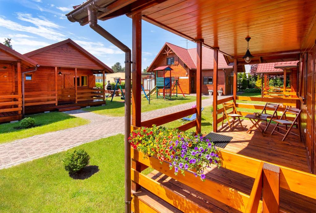 Zahrada ubytování Domki Letniskowe Patryk - 300m od plaży