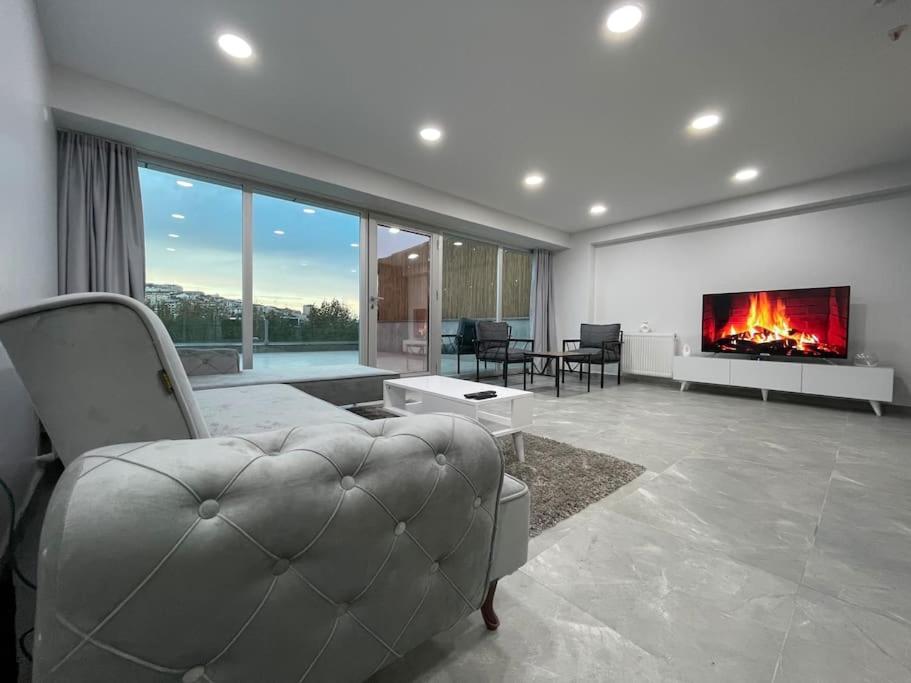 Loft mit Terrasse und Blick auf den Goldenen Horn.