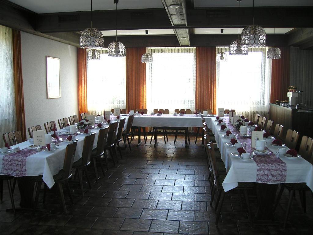 Restaurace v ubytování Gasthof Hotel Zum Ross