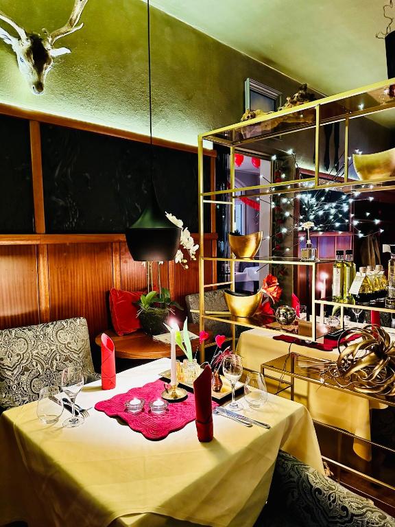 Fotografie z fotogalerie ubytování ZU DEN LINDEN - RADEBEUL Pension mit Restaurant v destinaci Radebeul