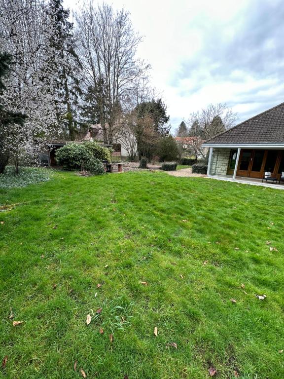 Vonkajšia záhrada v ubytovaní Gîte d'Esila