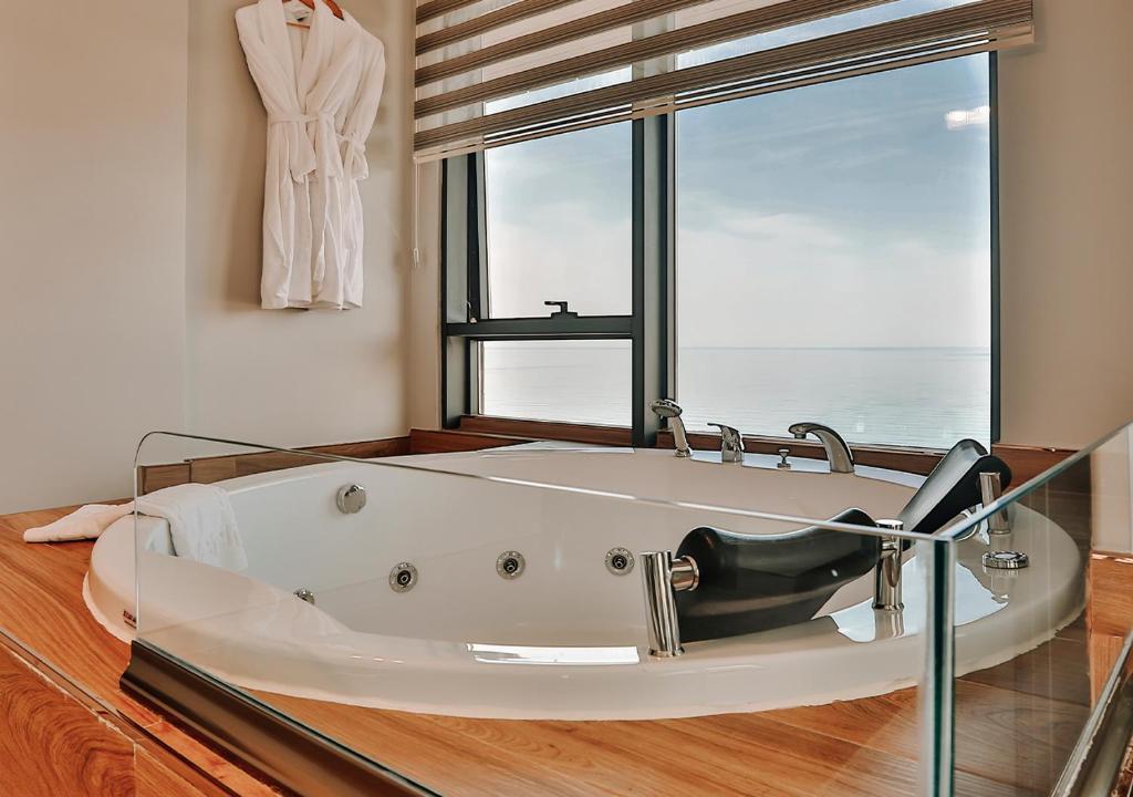 Peerless Villas Hotel - Suvva Suite With Jacuzzi