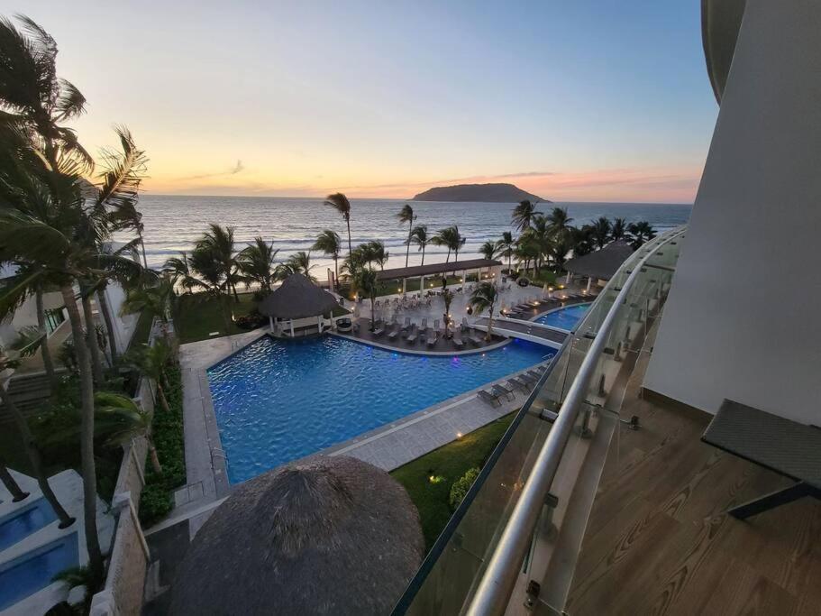 Camino al Mar Luxury 3 bedroom Golden Zone Condo, Mazatlán (precios