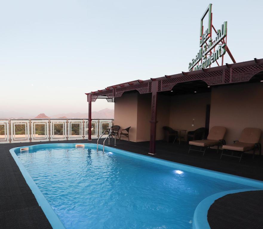 Bazén v ubytování Ewann Hotel Apartments nebo v jeho okolí