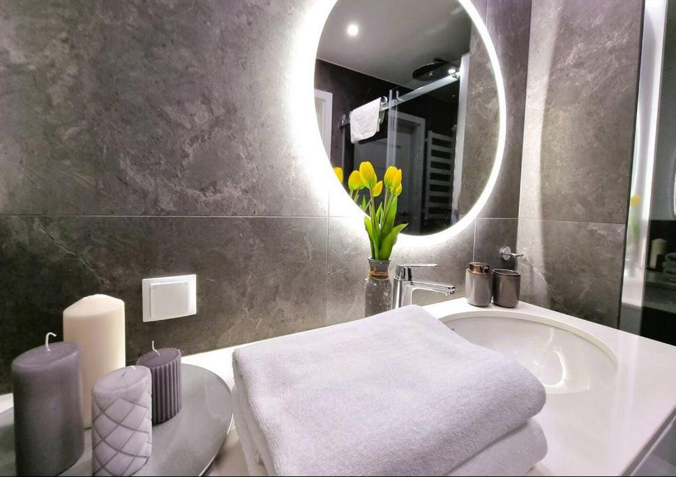 Kúpeľňa v ubytovaní Westin House Resort Kołobrzeg - 109 BASEN, SAUNA, JACUZZI, PRYWATNY PARKING W CENIE
