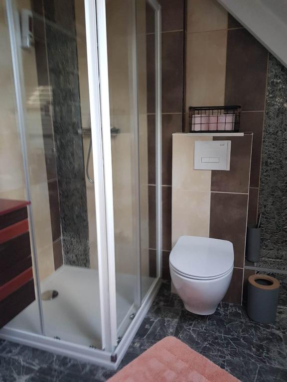 Fée Morgane - Chambres - Double Room With Shared Bathroom