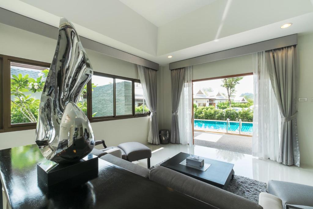 Bazén v ubytování Pimann Buri Pool Villas Ao Nang Krabi Sha Plus nebo v jeho okolí