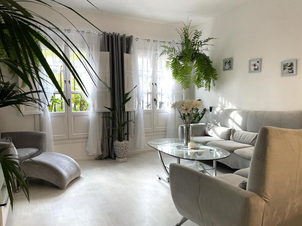 Posezení v ubytování Home Away From Home Marbella