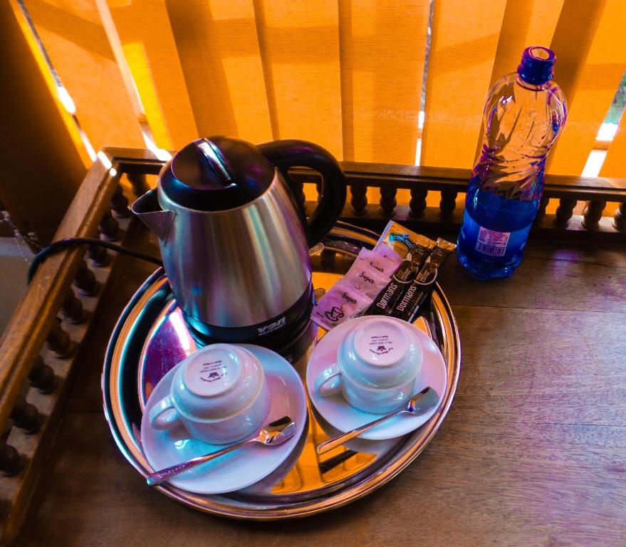 Příslušenství pro přípravu čaje a kávy v ubytování Parklands Shade Hotel