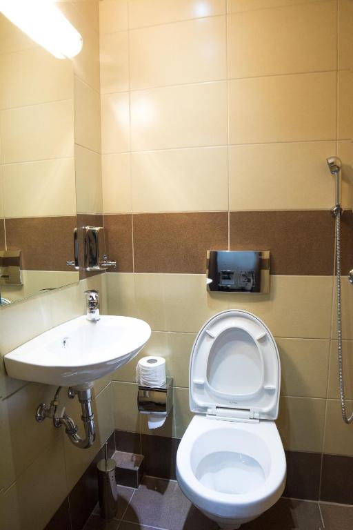 Ένα μπάνιο στο Pella Inn Hostel