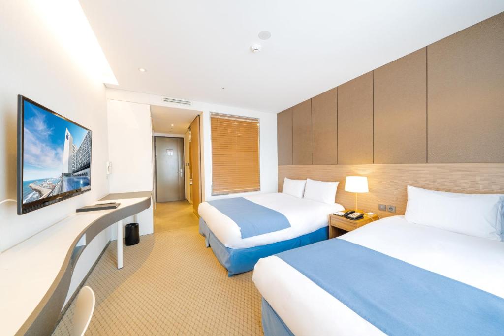 Hotel Whistlelark Jeju - 豪华家庭双人室与海景