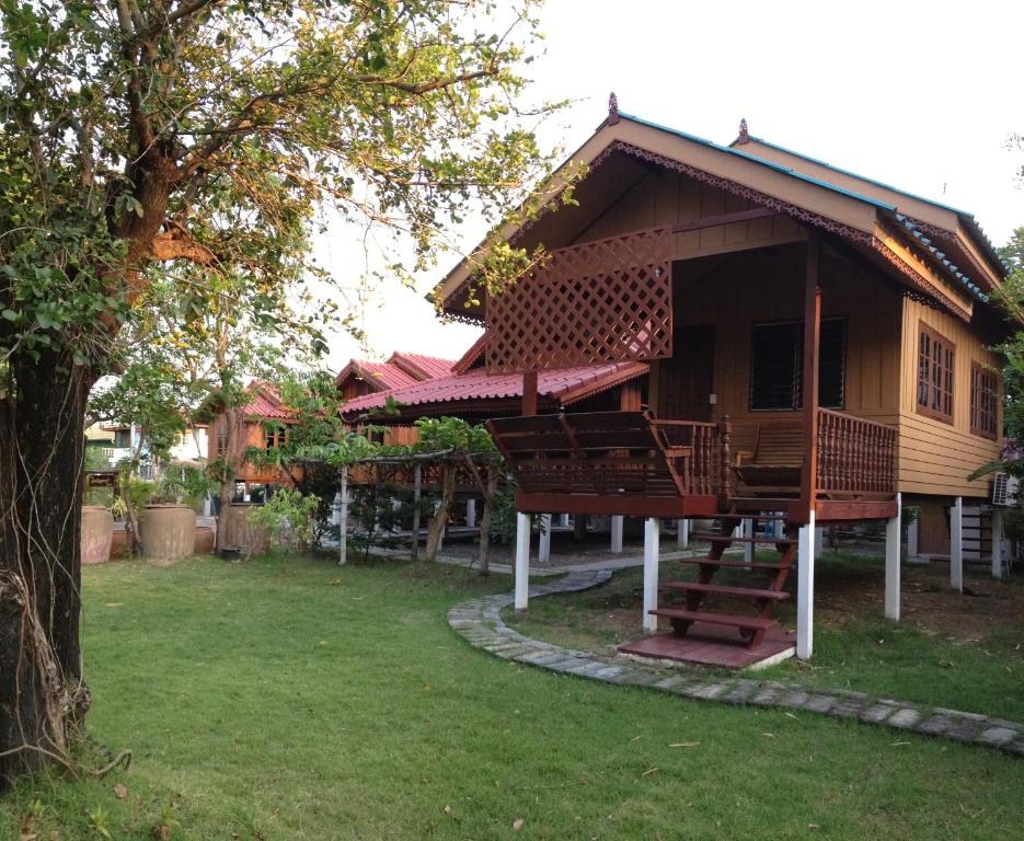 The Little Lopburi Village - Bungaló Familiar
