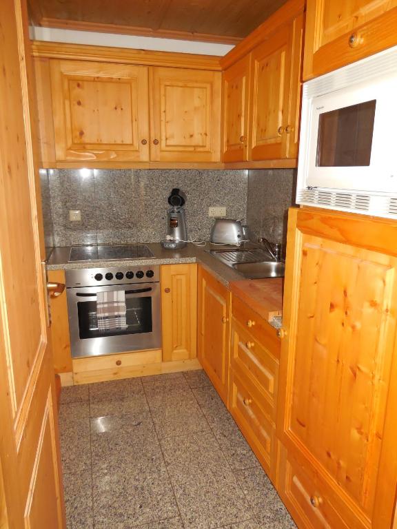 Landhotel Gutshof Camping Badhütten - Apartment With Living Area - 42