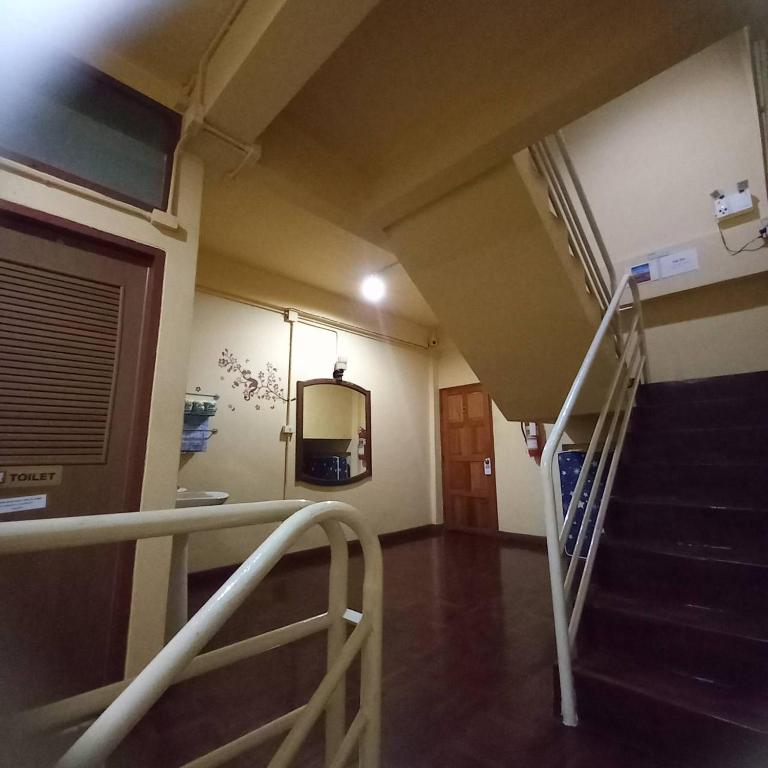 Chiangmai First House & Tour - 11