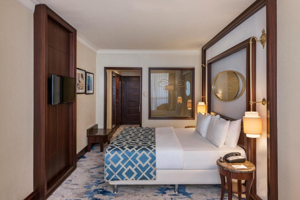 Elite World Istanbul Taksim - Classic Room With Queen Size Bed