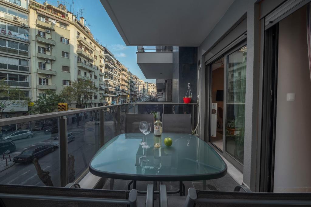 Antigonidon square 2 - 13