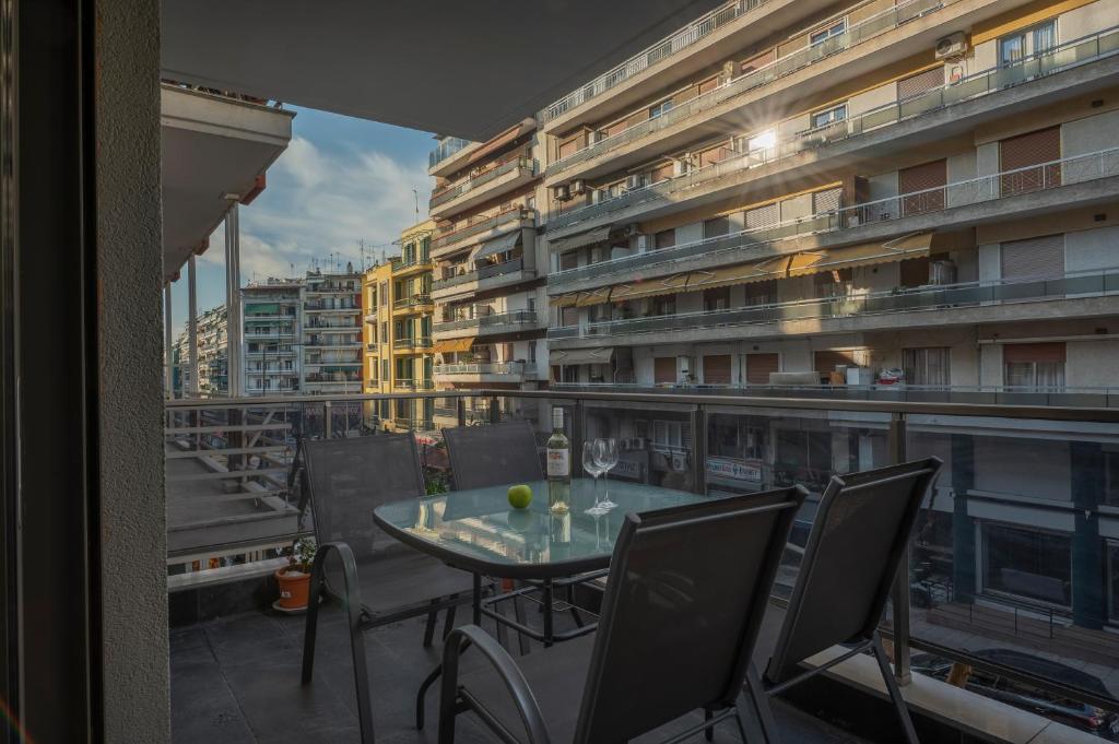 Antigonidon square 2 - 14