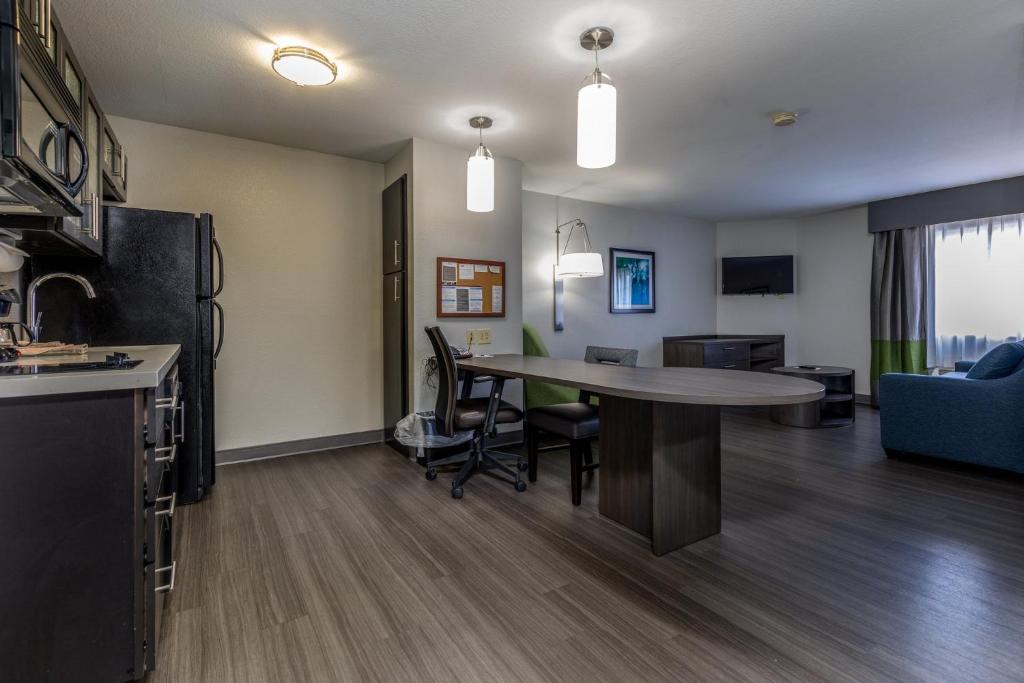 Candlewood Suites Knoxville Airport-Alcoa by IHG - Suite Con Cama Grande - No Fumadores