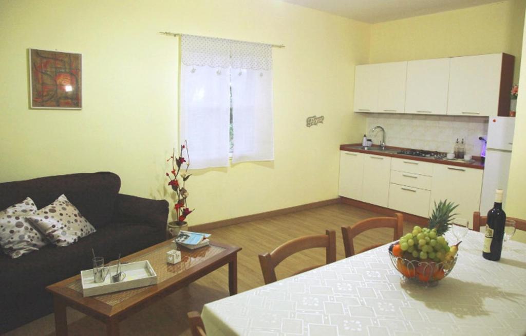 Residence Torre Saracena - Two-Bedroom Apartment With Garden View