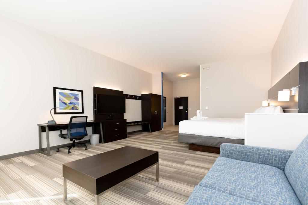 Holiday Inn Express & Suites Franklin - Berry Farms by IHG - Suite King