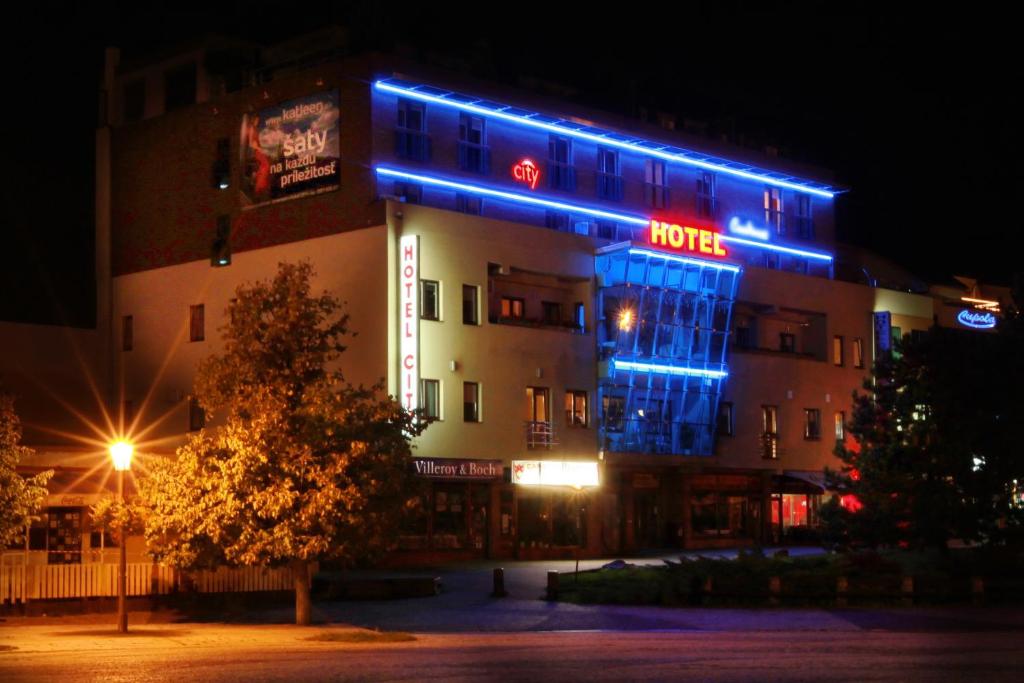 City Hotel Nitra with free parking - Resim 14