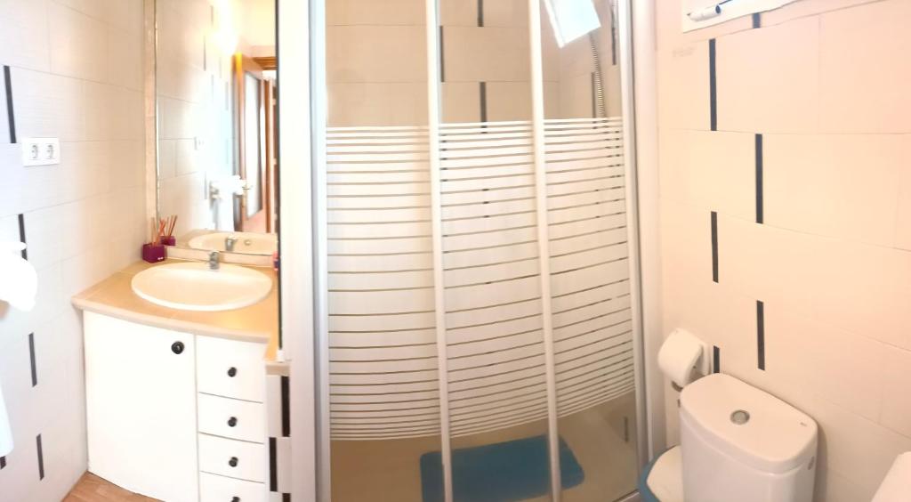 A bathroom at Chalet Juana La Concha Valle de Agaete