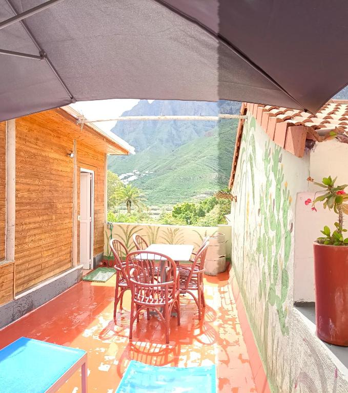 A general mountain view or a mountain view taken from the holiday home