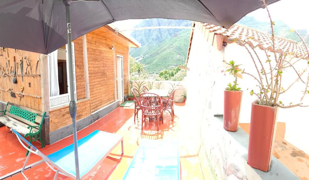 A general mountain view or a mountain view taken from the holiday home