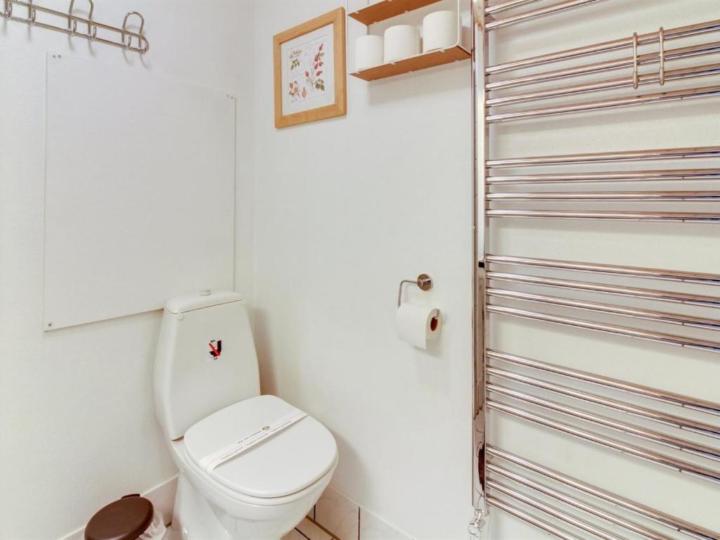 Koupelna v ubytování Apartment Iliane - 100m from the sea by Interhome