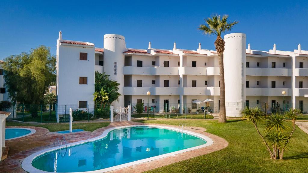 Terraços do Mar Flat W Pool by LovelyStay