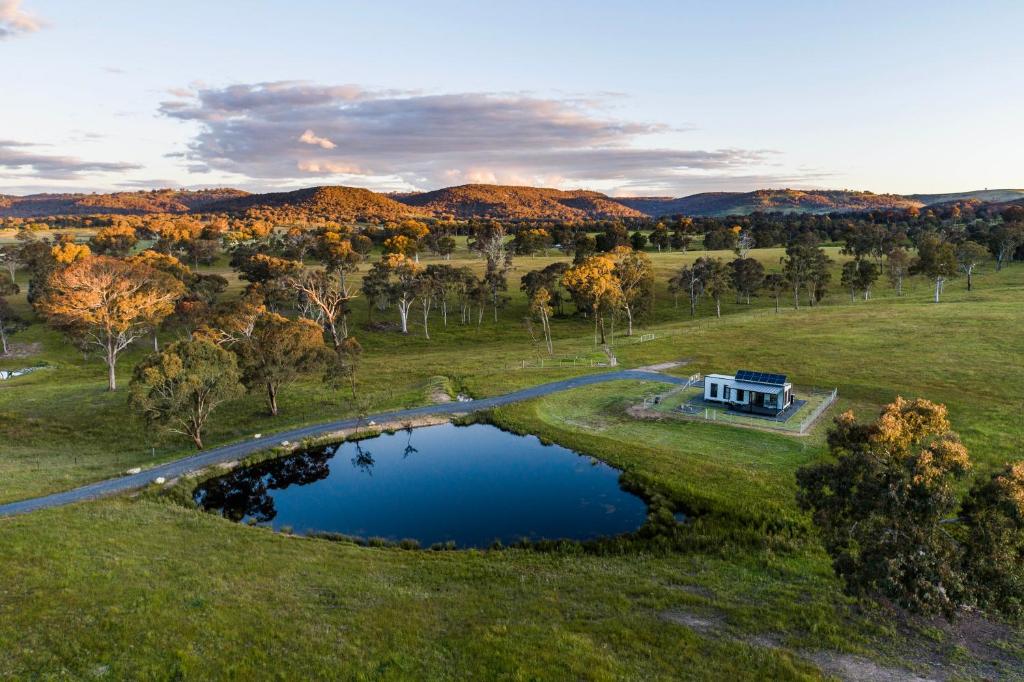 Hepburn Retreat at Valley View, Ilford NSW : اطلالة جوية على بيت وبركة في ميدان