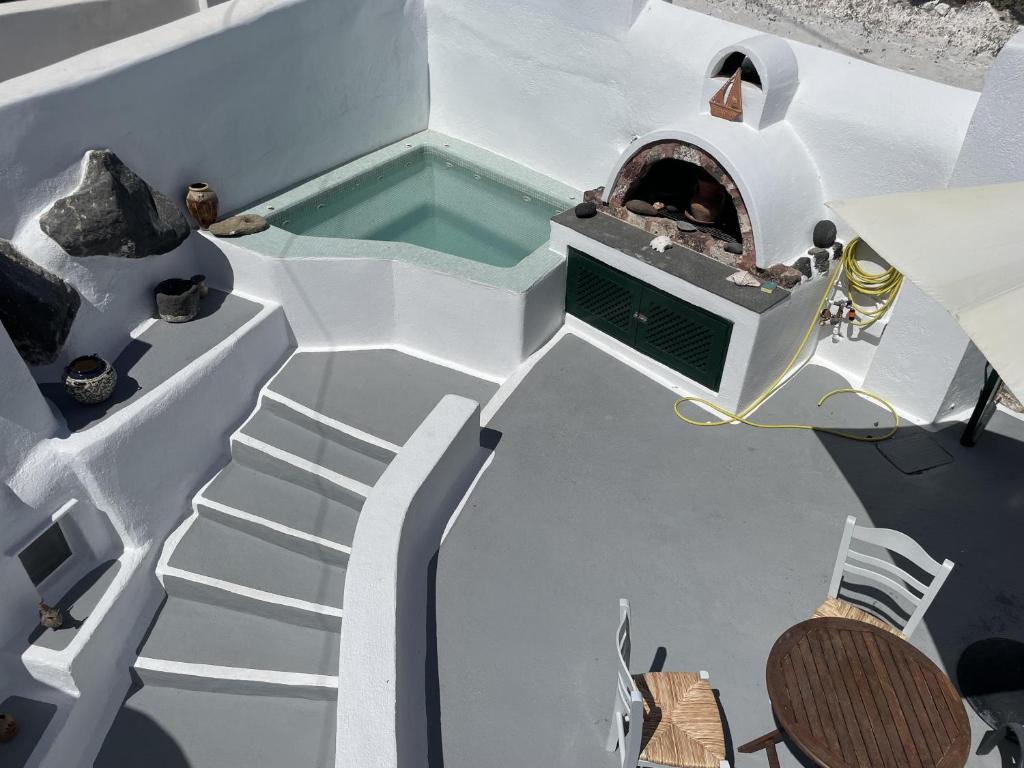Fira 2-Bed Villa Sleeps 5 with Outdoor Hot Tub