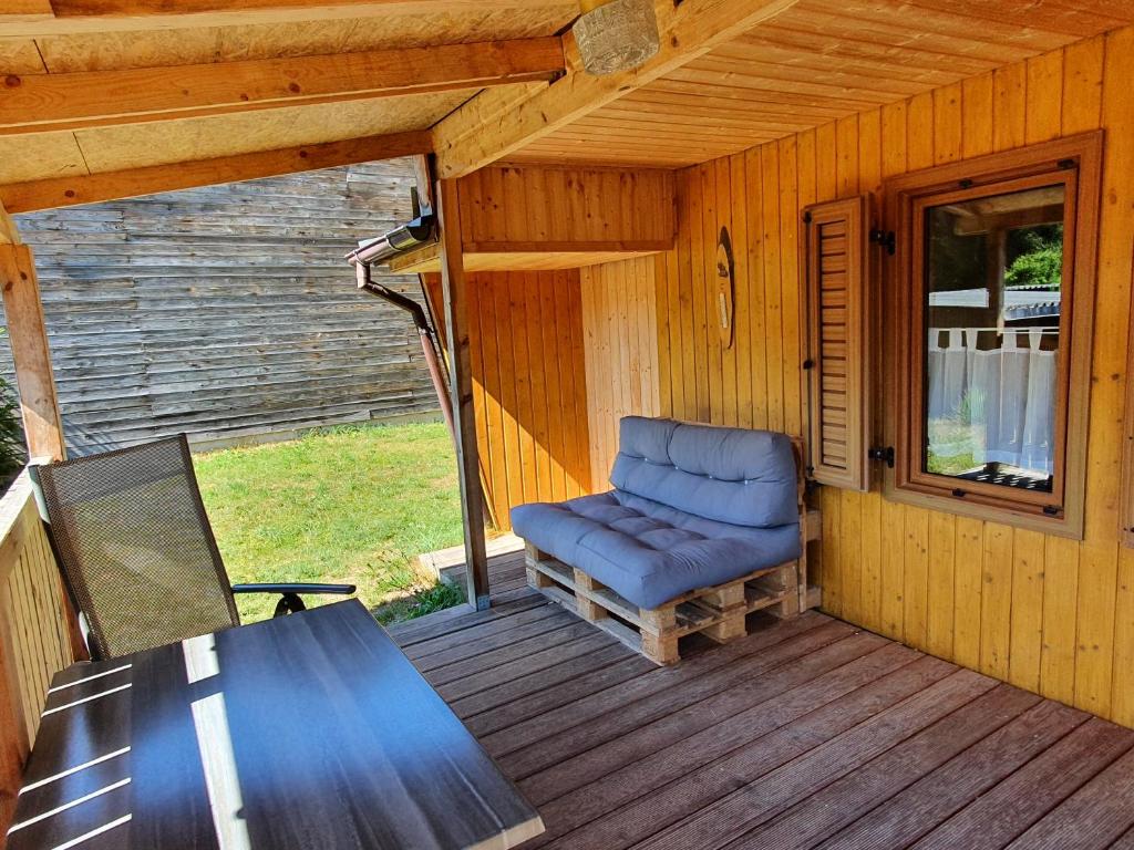 Ferienhäuser & Bungalows - Naturcamp Meyersgrund im Thüringer Wald - Huis Met één Slaapkamer