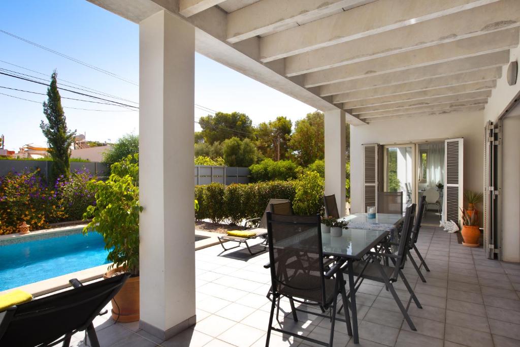 A balcony or terrace at Villa Toya