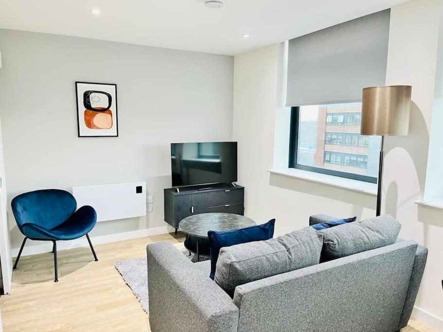 Modern one bedroom apartment near Old Trafford Stadium, Manchester (updated prices 2024)